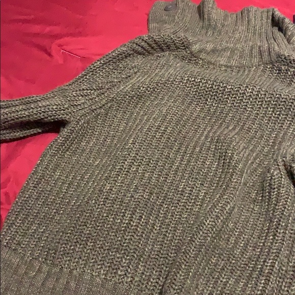 Mossimo sweater - Picture 3 of 4